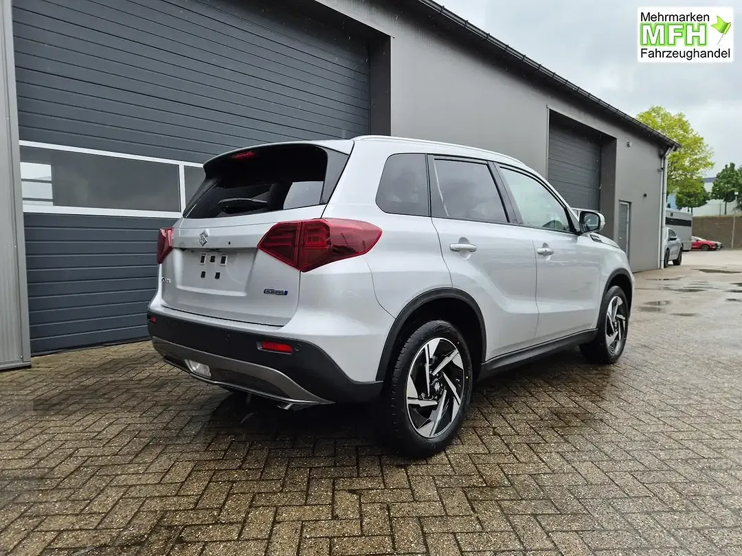Suzuki Vitara - Thumbnail 5