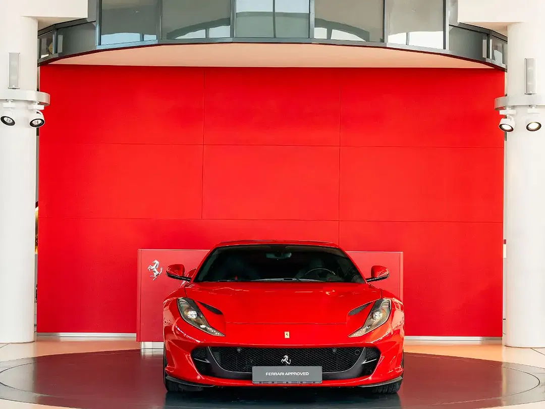 Ferrari 812 - Thumbnail 10
