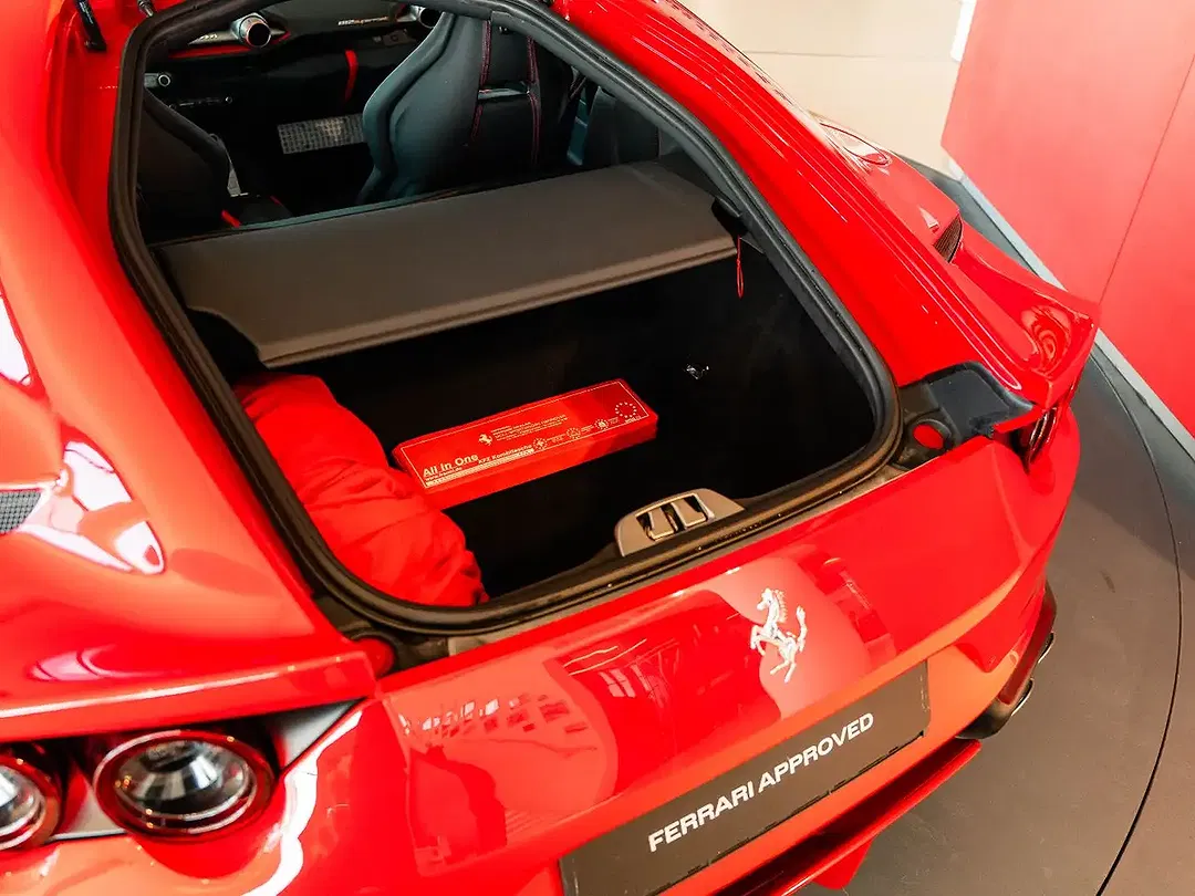 Ferrari 812 - Thumbnail 11