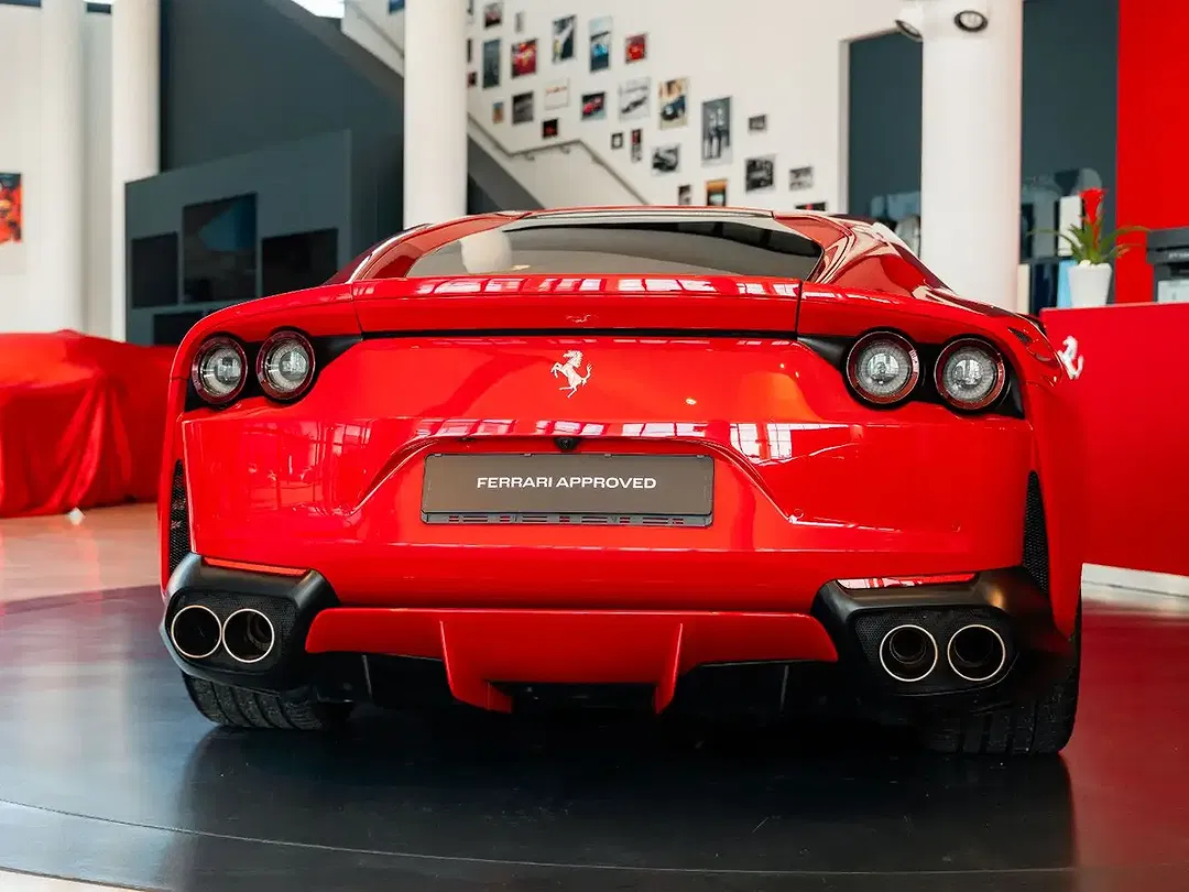 Ferrari 812 - Thumbnail 14