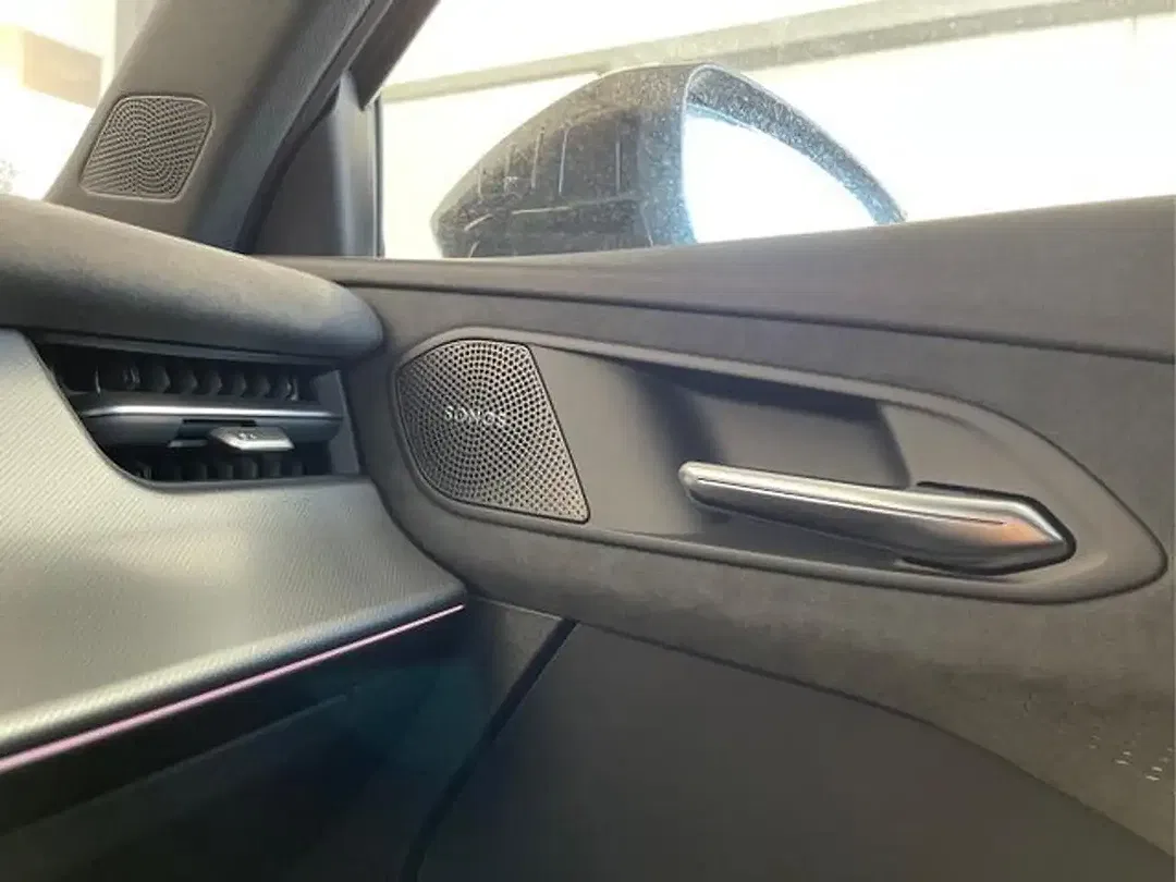 Audi Q3 - Thumbnail 13