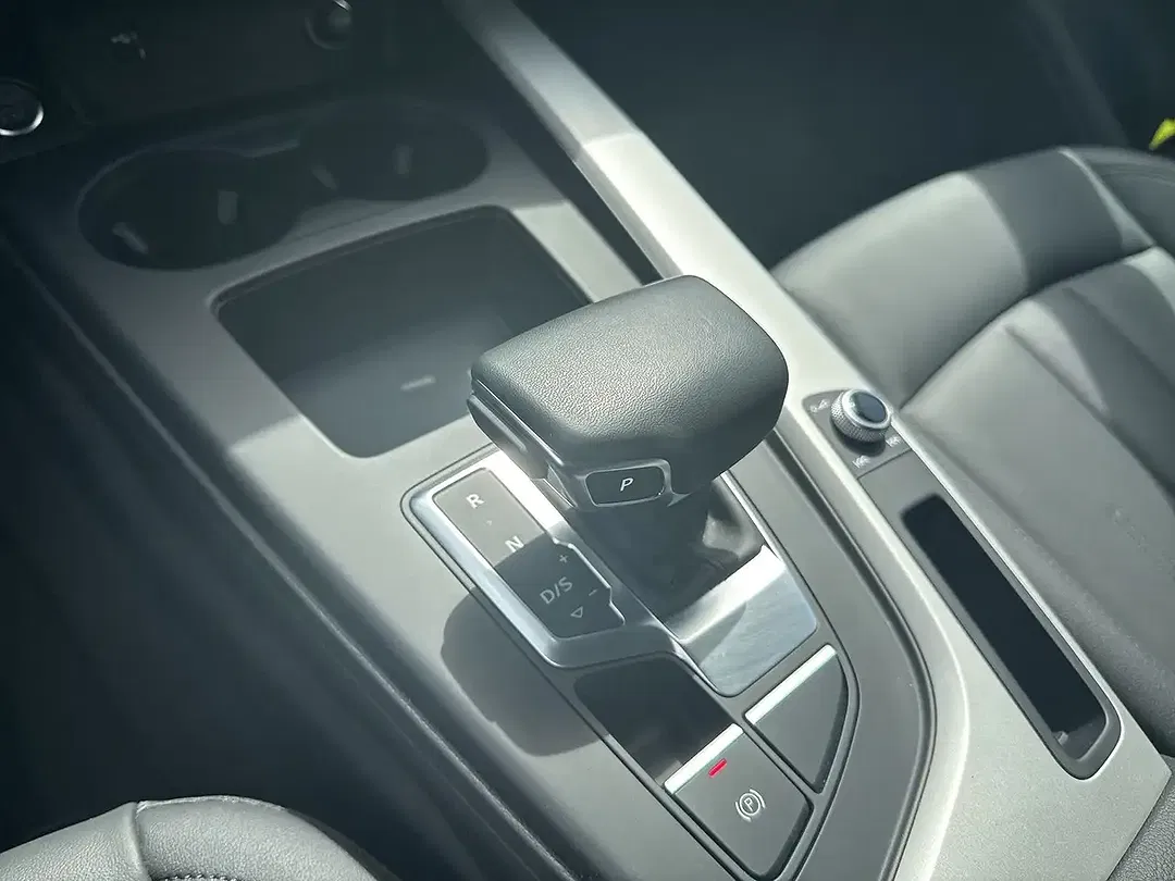 Audi A4 - Thumbnail 11