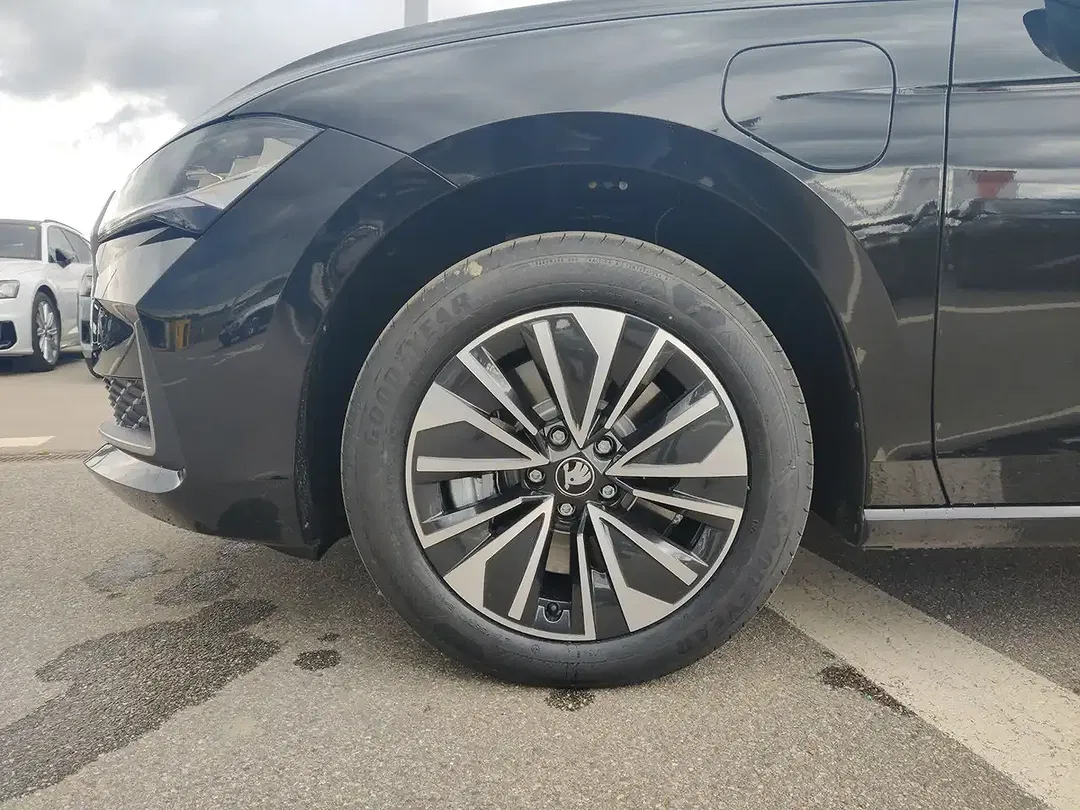Skoda Superb - Thumbnail 8