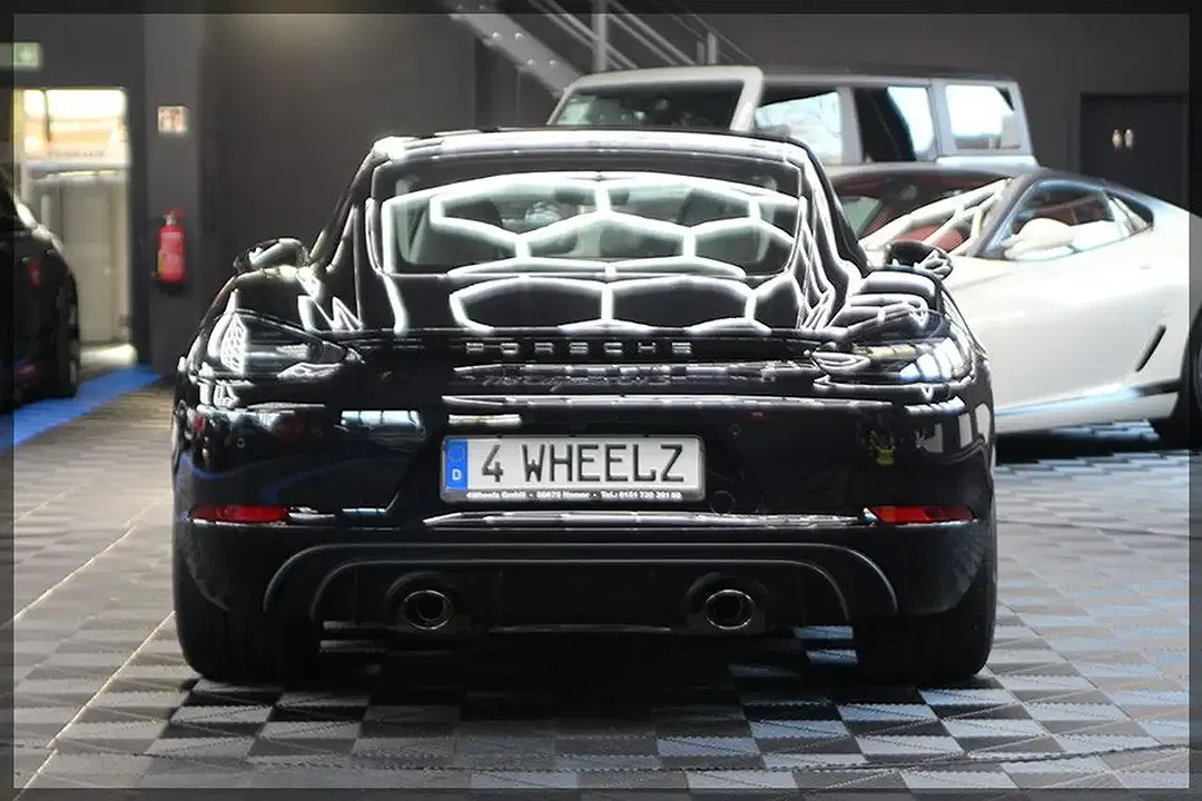 Porsche Cayman - Thumbnail 4