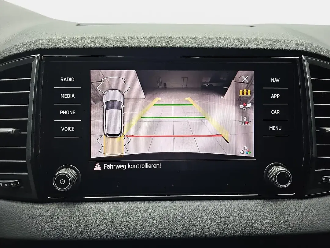 Skoda Karoq - Thumbnail 10