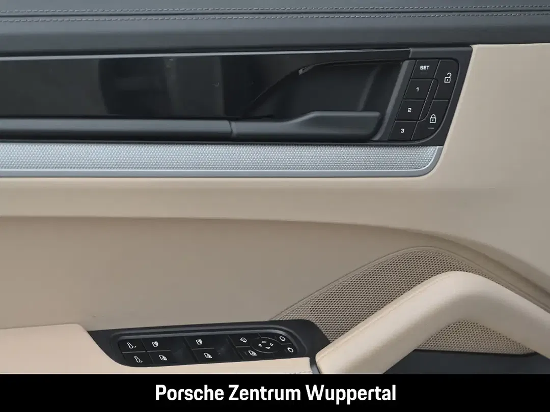 Porsche Cayenne - Thumbnail 13
