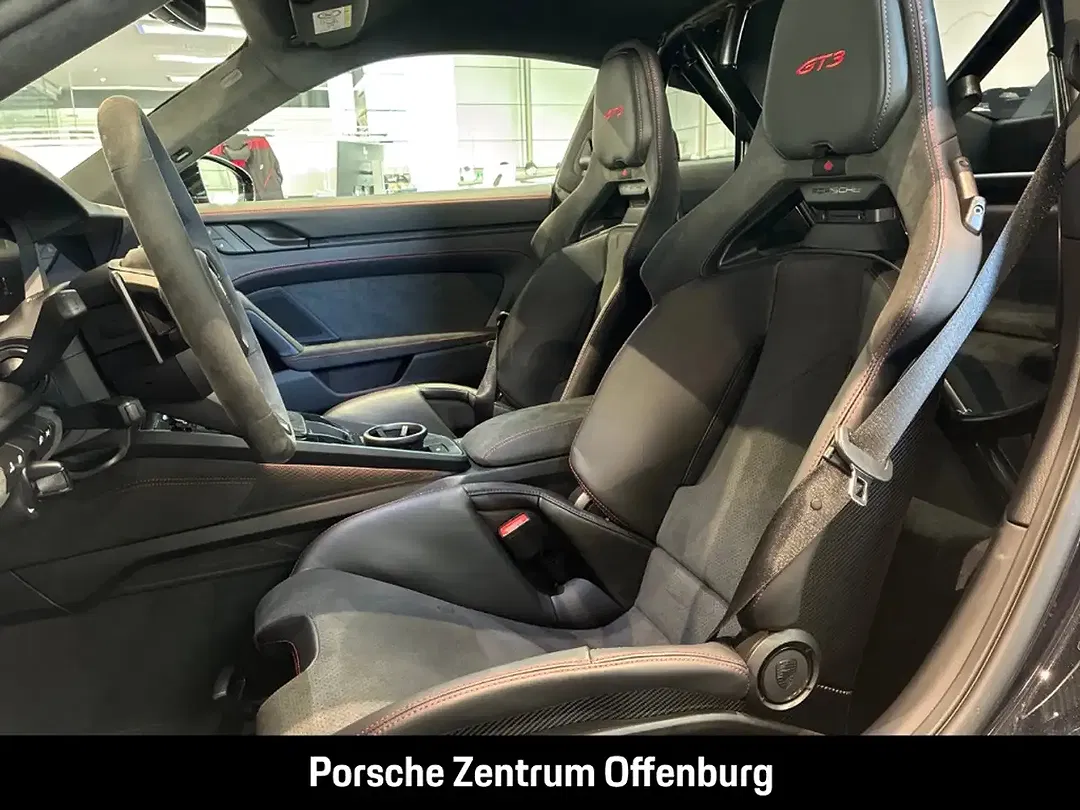 Porsche 992 - Thumbnail 5