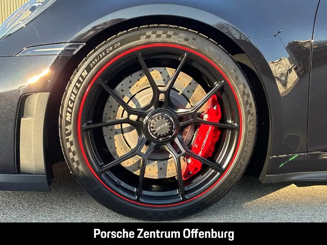 Porsche 992 - Thumbnail 8