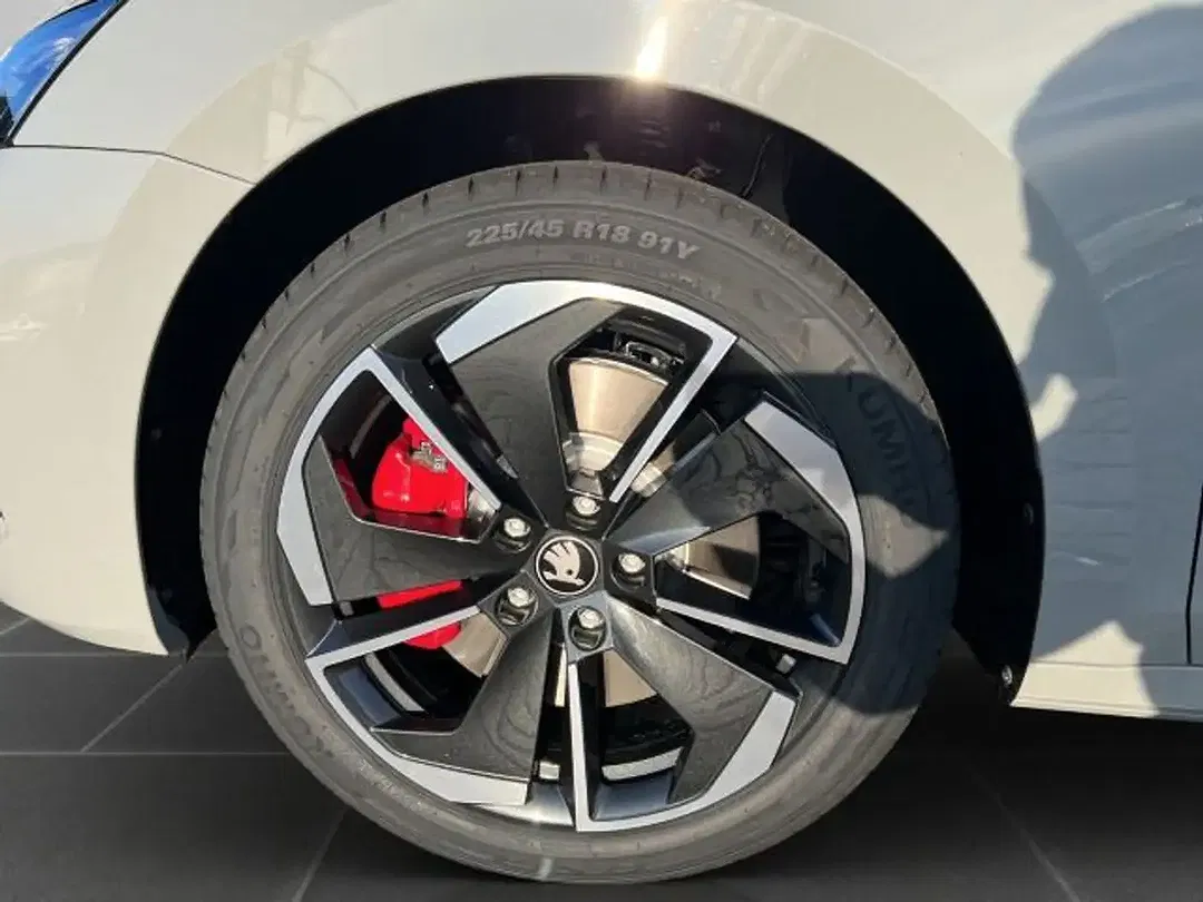 Skoda Octavia - Thumbnail 8