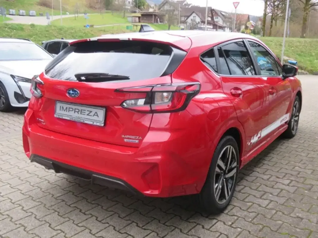 Subaru Impreza - Thumbnail 5