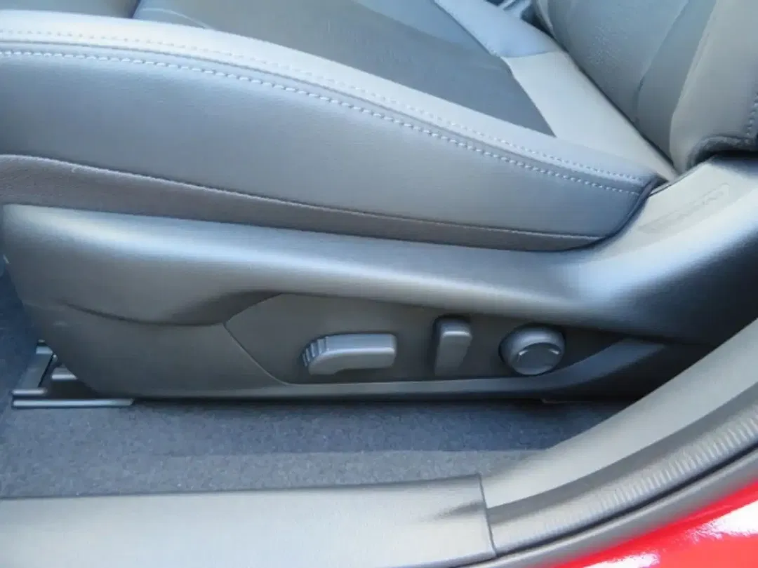Subaru Impreza - Thumbnail 9