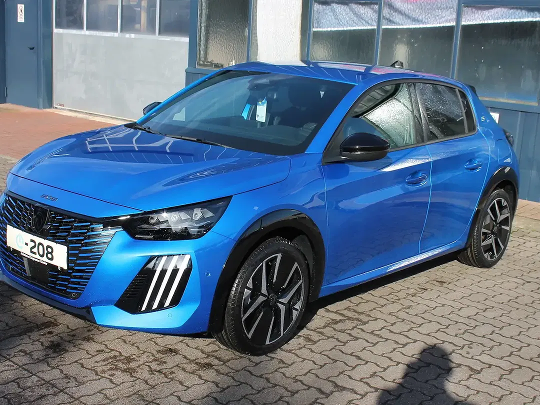Peugeot e-208 - Thumbnail 1