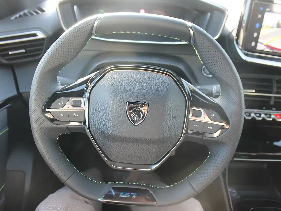 Peugeot e-208 - Thumbnail 10