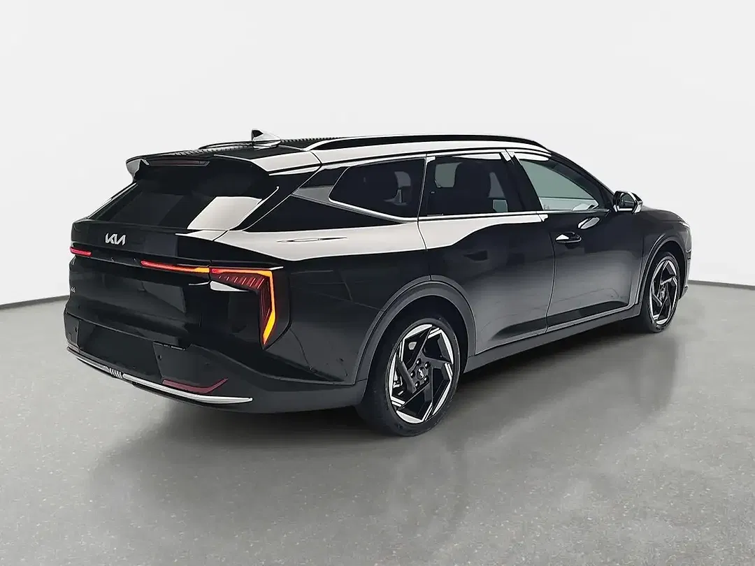 Kia K4 - Thumbnail 3