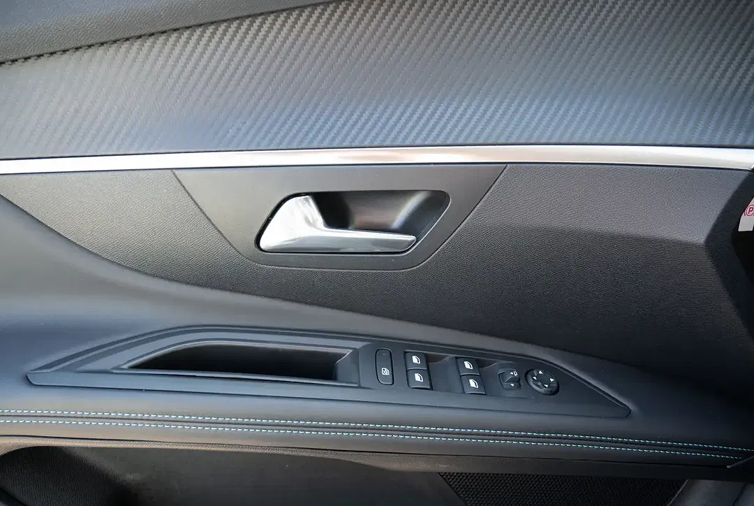 Peugeot 3008 - Thumbnail 12