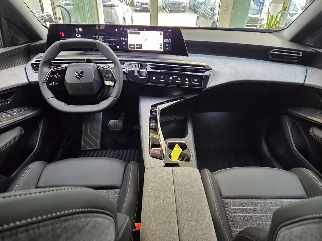 Peugeot 5008 - Thumbnail 3