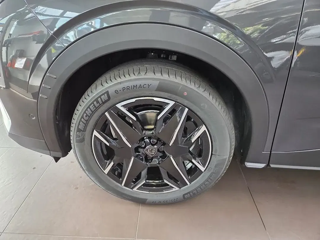 Peugeot 5008 - Thumbnail 8