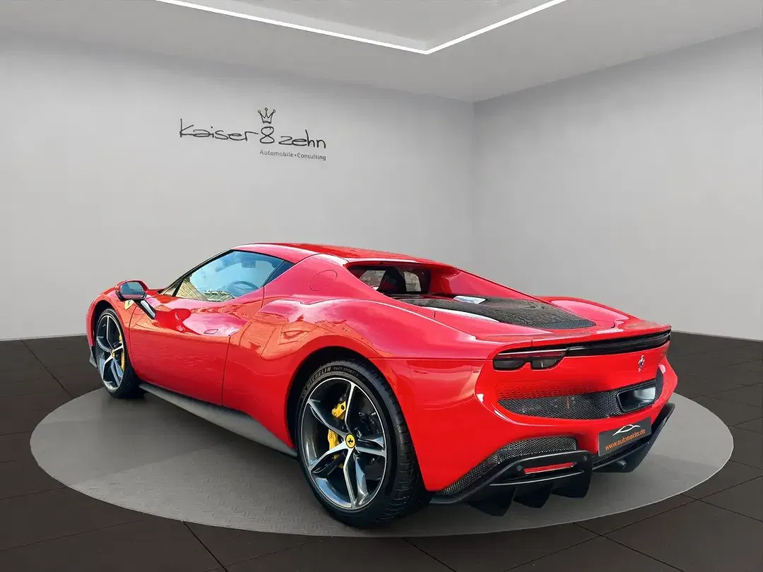 Ferrari 296 GTB - Thumbnail 6