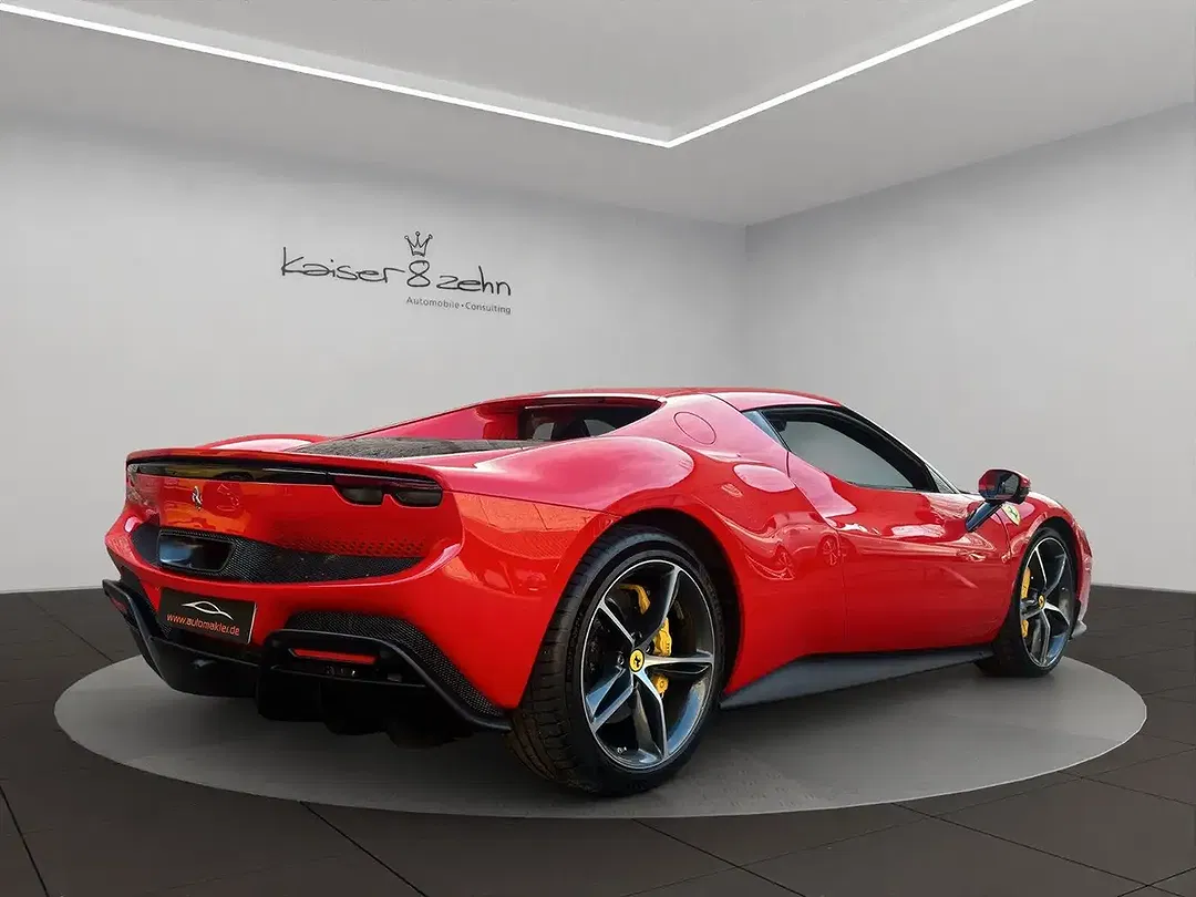 Ferrari 296 GTB - Thumbnail 8