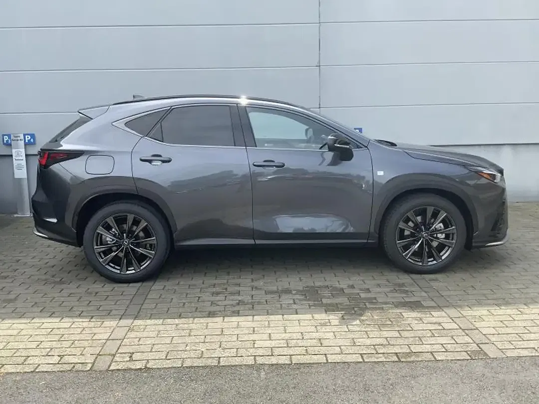 Lexus NX 450h+ - Thumbnail 4