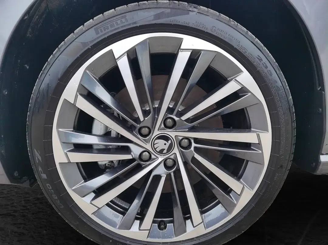 Skoda Superb - Thumbnail 5