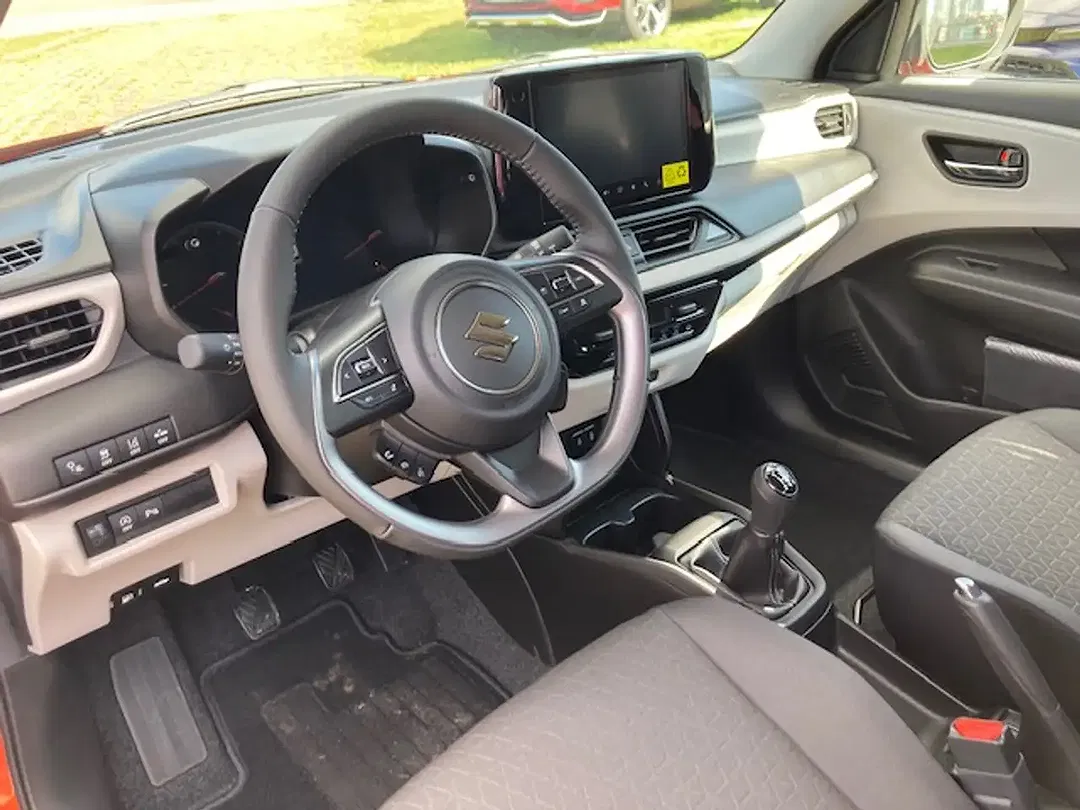 Suzuki Swift - Thumbnail 10