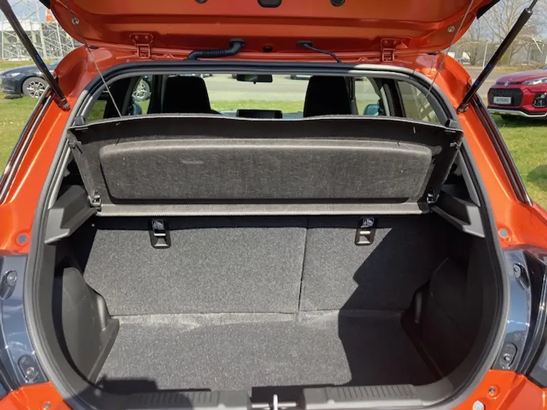 Suzuki Swift - Thumbnail 11