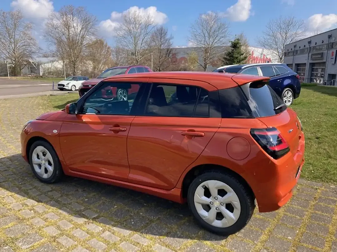 Suzuki Swift - Thumbnail 4