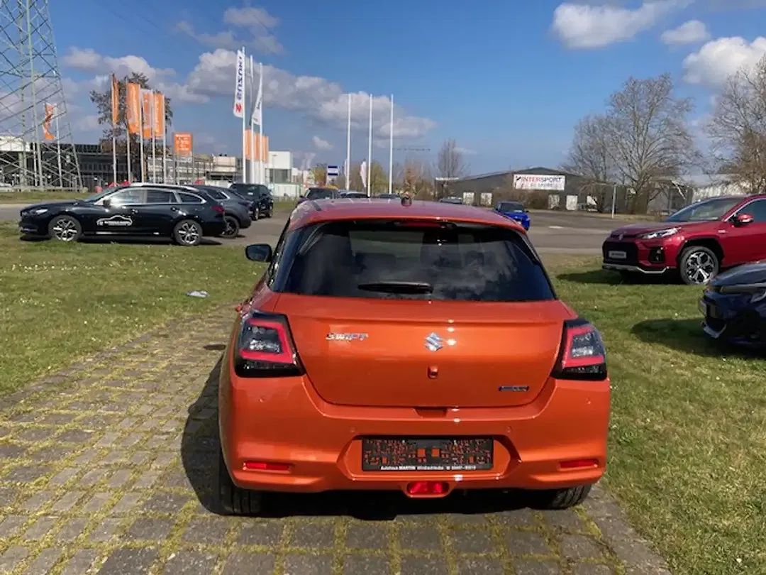 Suzuki Swift - Thumbnail 5