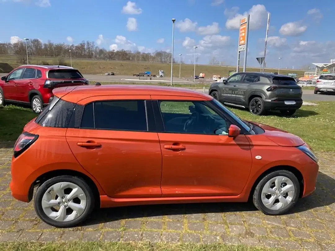 Suzuki Swift - Thumbnail 7
