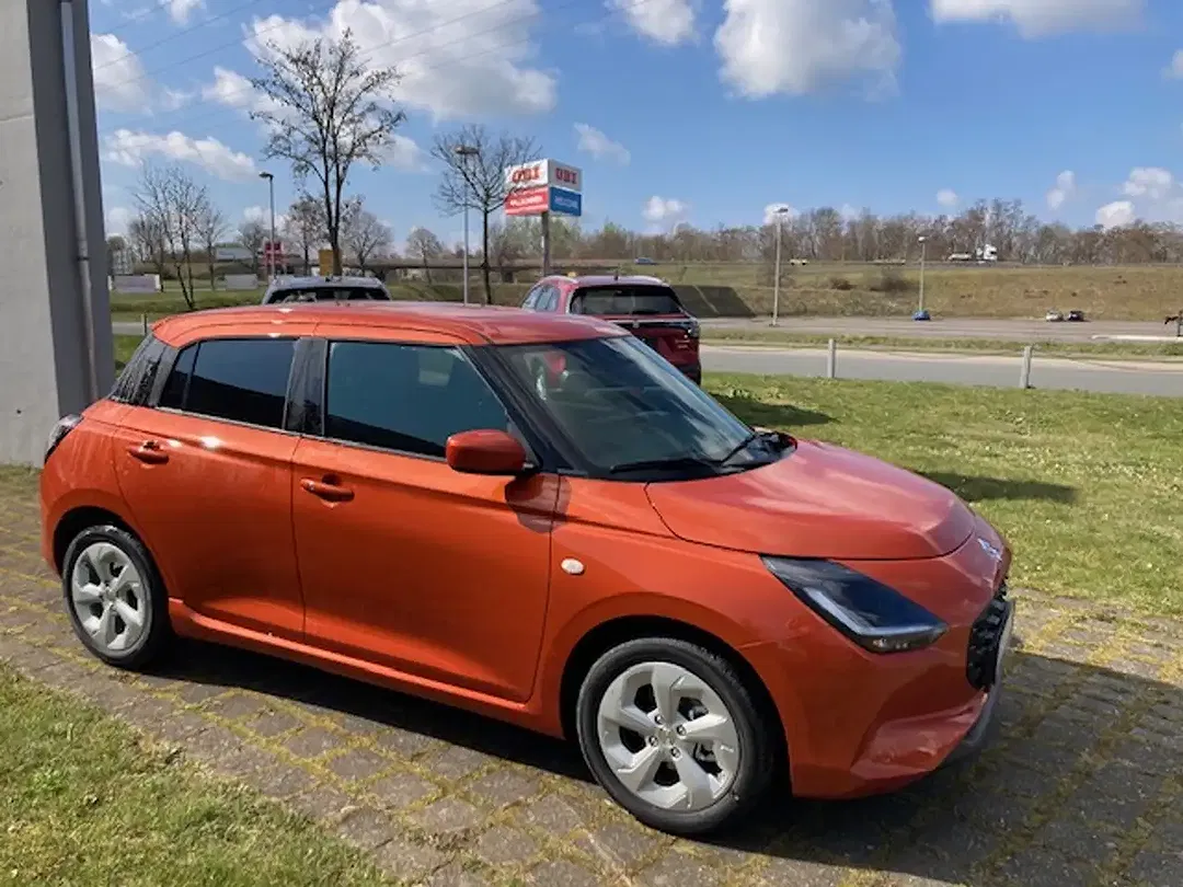 Suzuki Swift - Thumbnail 8