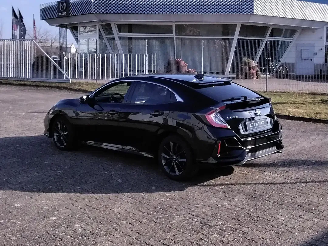 Honda Civic - Thumbnail 3