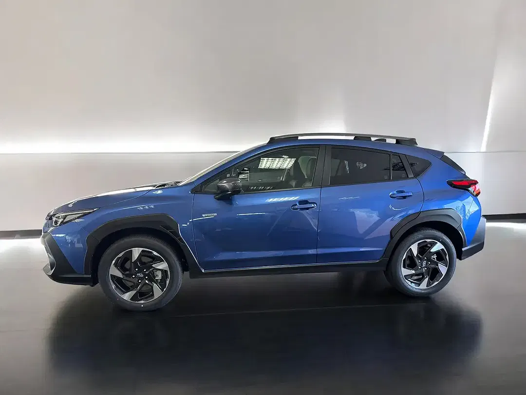 Subaru Crosstrek - Thumbnail 3