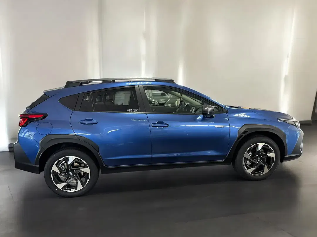 Subaru Crosstrek - Thumbnail 5