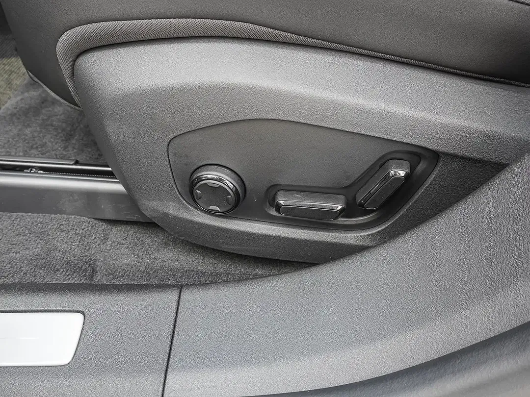 Polestar 4 - Thumbnail 13