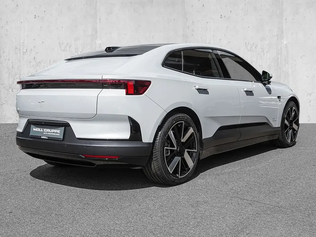 Polestar 4 - Thumbnail 3