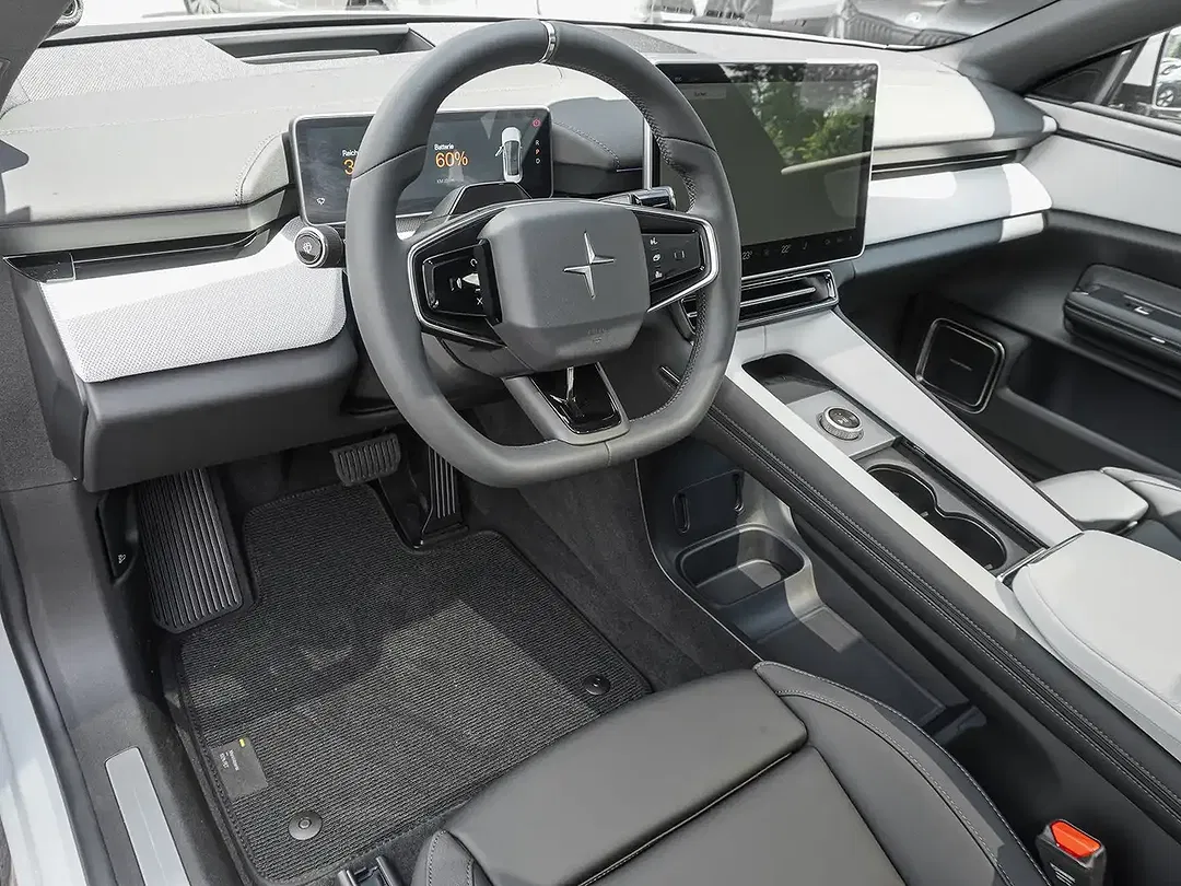 Polestar 4 - Thumbnail 8