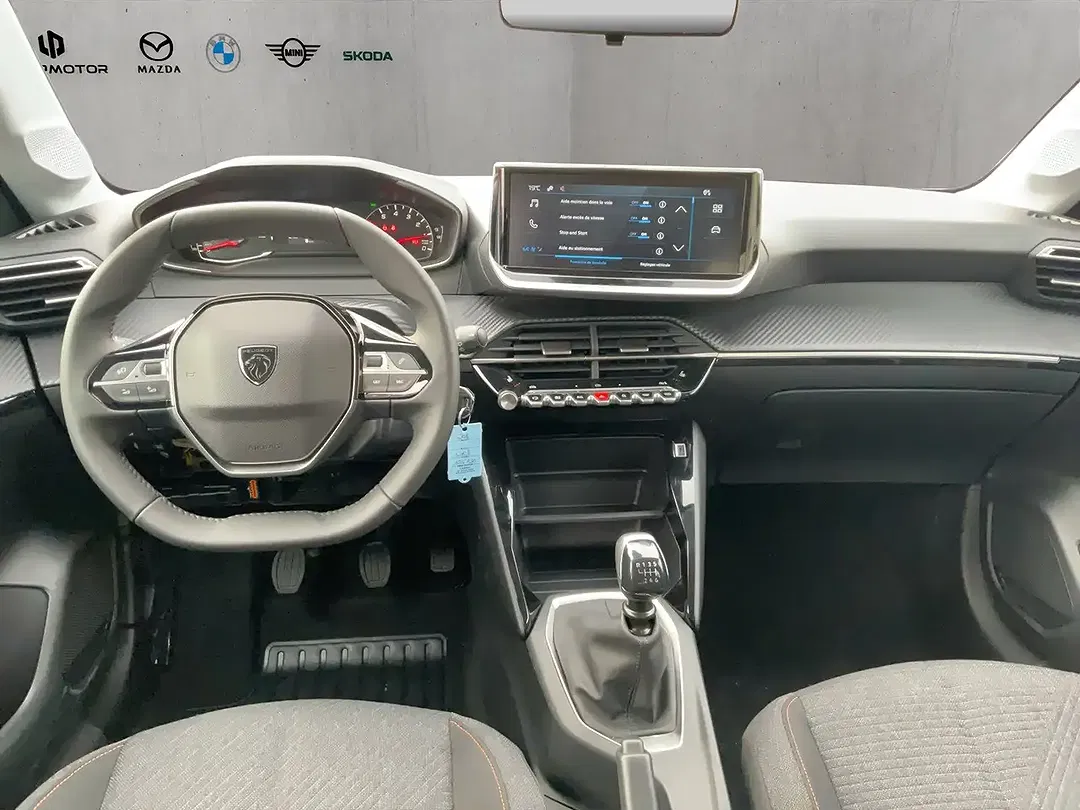 Peugeot 208 - Thumbnail 8