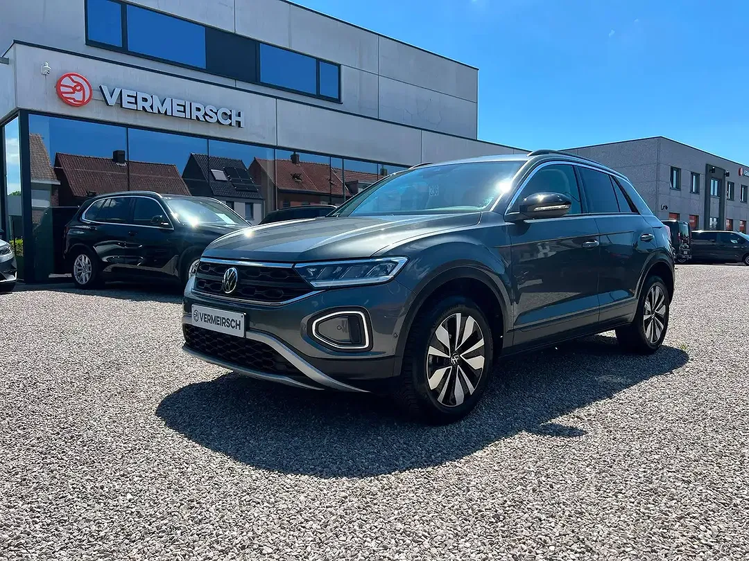 Volkswagen T-Roc - Thumbnail 1