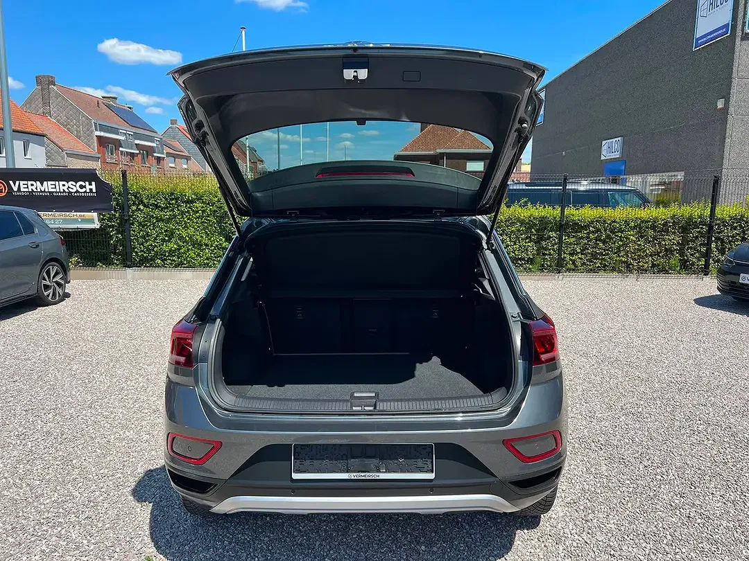 Volkswagen T-Roc - Thumbnail 11