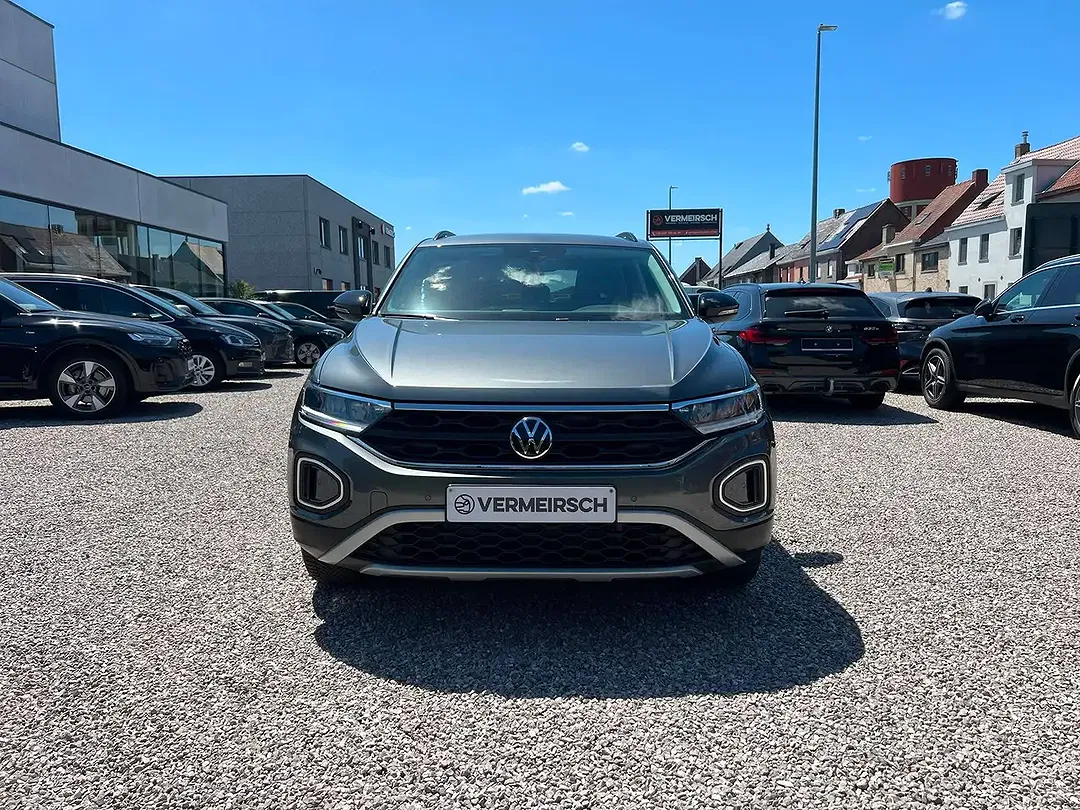 Volkswagen T-Roc - Thumbnail 2