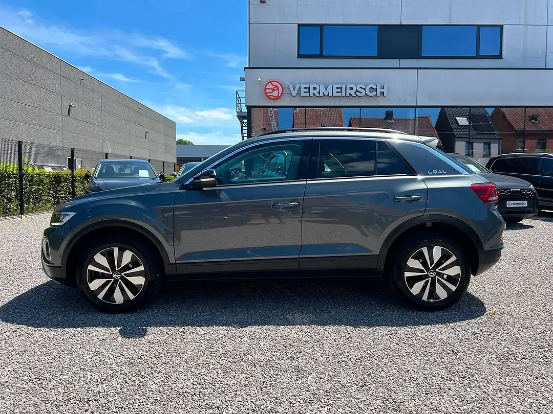 Volkswagen T-Roc - Thumbnail 8