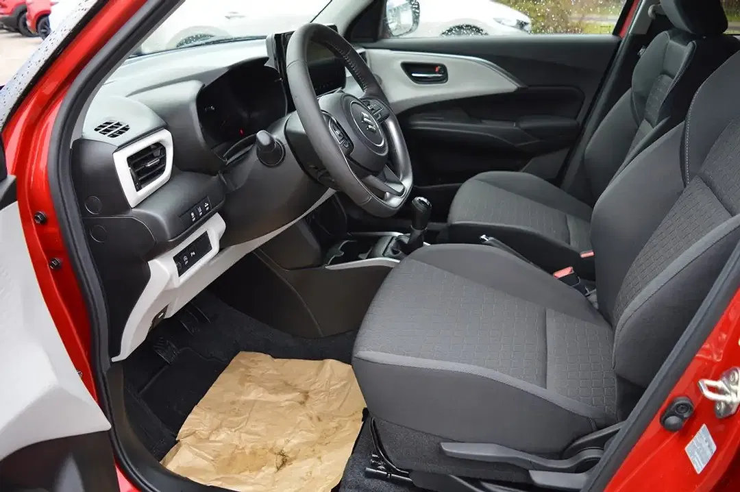 Suzuki Swift - Thumbnail 11