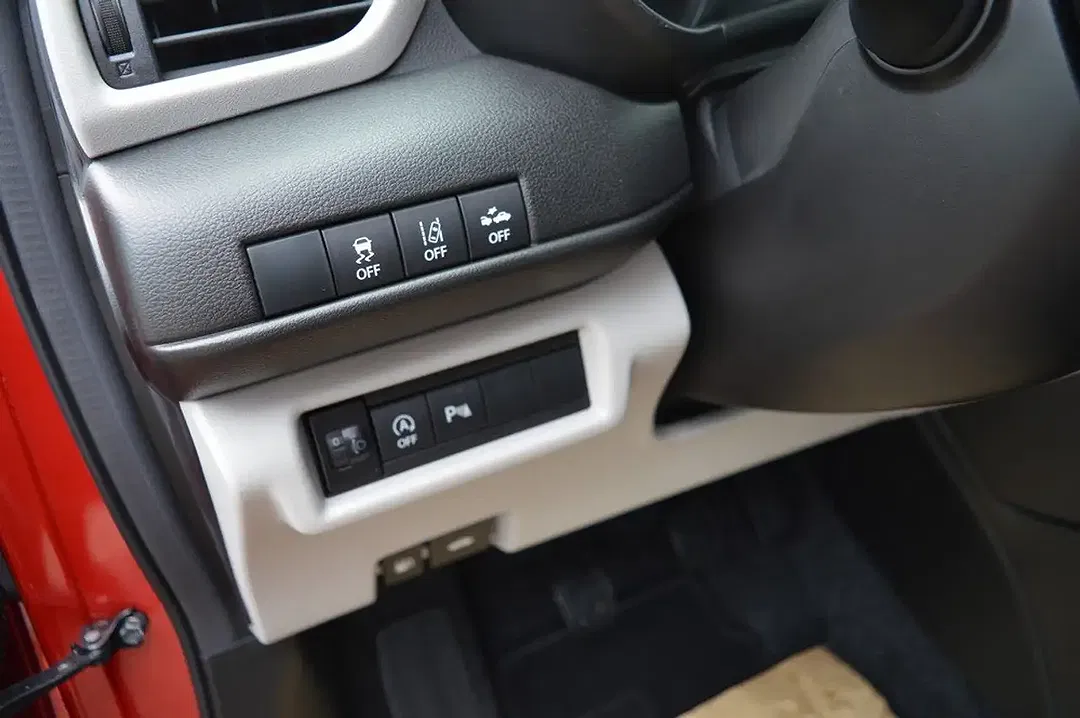 Suzuki Swift - Thumbnail 12
