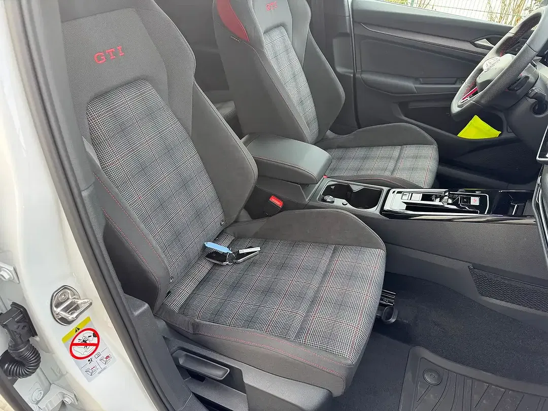 Volkswagen Golf GTI - Thumbnail 11