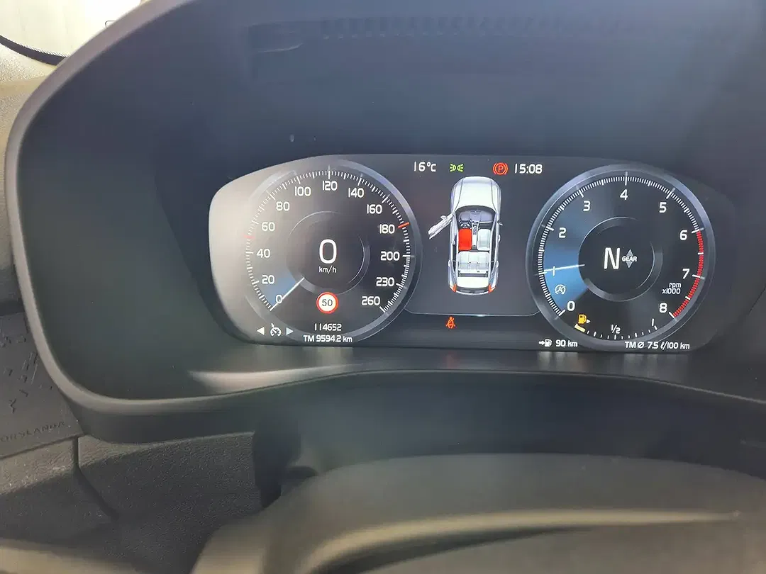 Volvo XC40 - Thumbnail 11