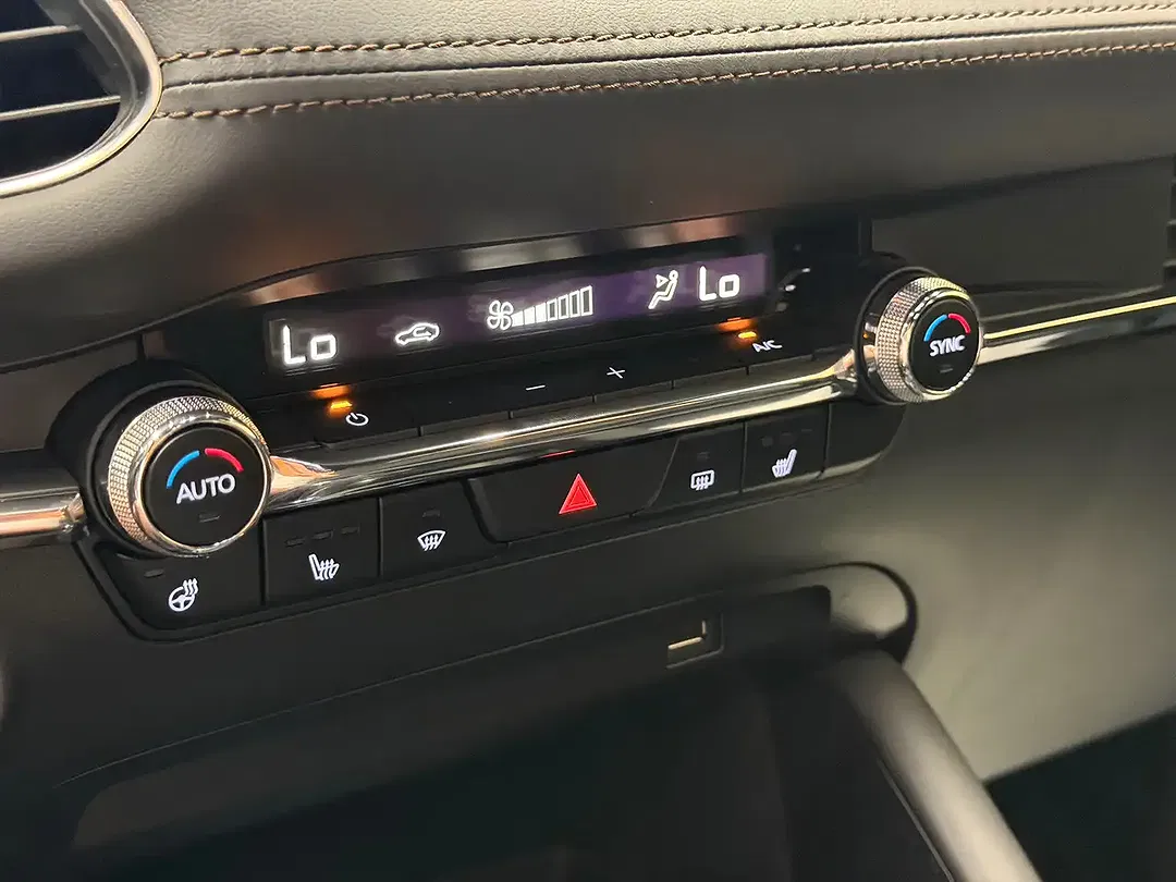 Mazda 3 - Thumbnail 16