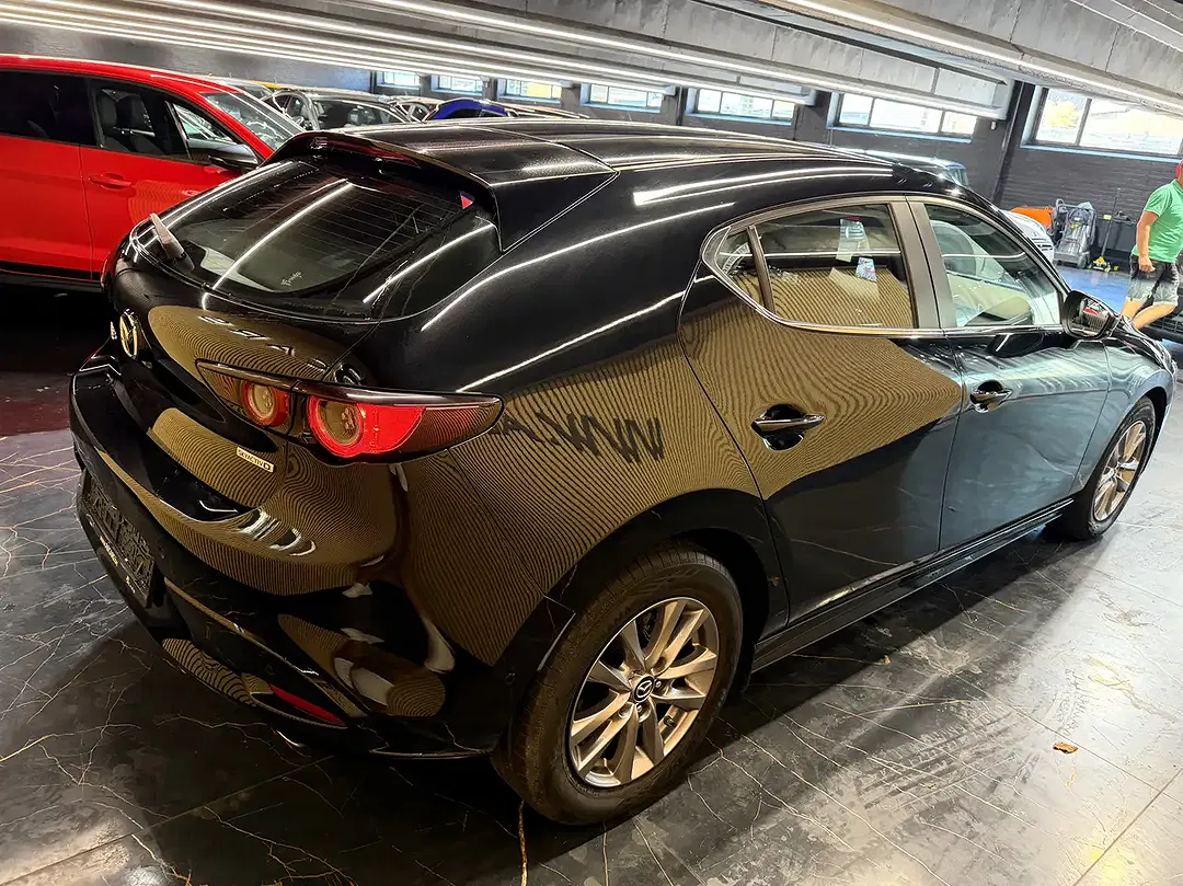 Mazda 3 - Thumbnail 5
