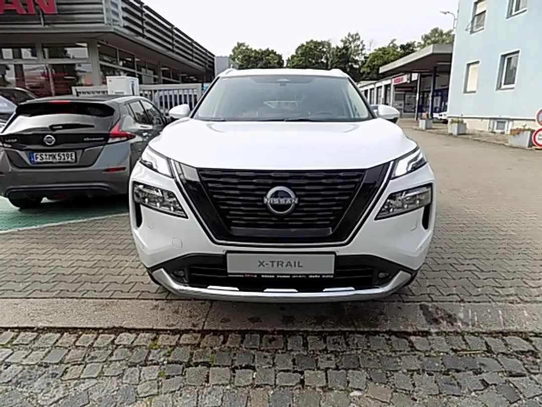 Nissan X-Trail - Thumbnail 2