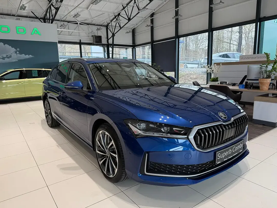 Skoda Superb - Thumbnail 3